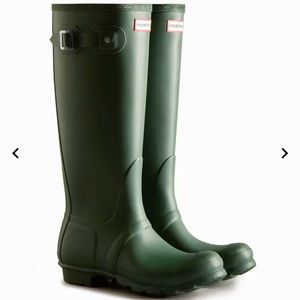 Womens Hunter Tall Rain Boots Size 5M/37 Green